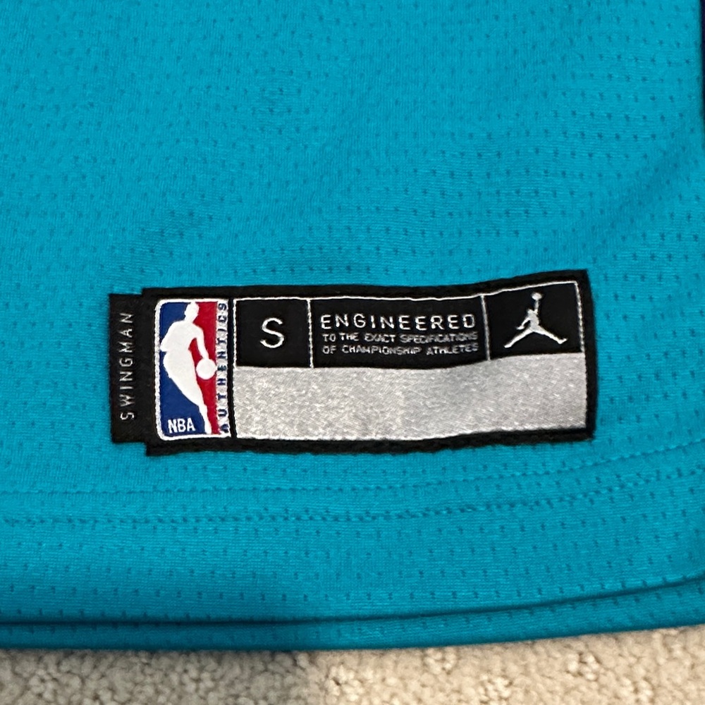 Nike Charlotte Hornets Kemba Walker Teal and Purple Dri-FIT Jersey - Picture 4 of 5